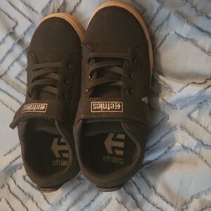 Etnies shoes